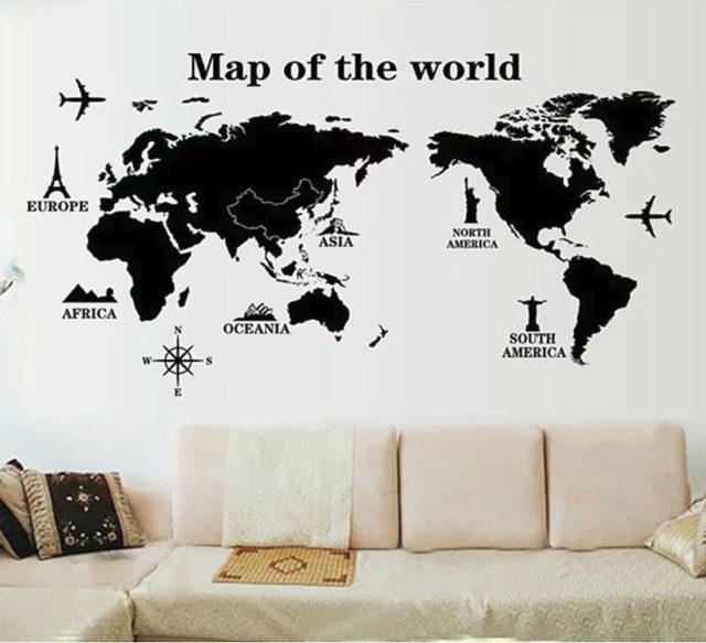 白黒のおしゃれな世界地図のポスターはウォールステッカーがおすすめ